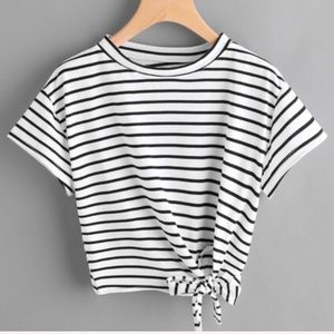 🎉Host Pick🎉 Striped Side Knotted Tee